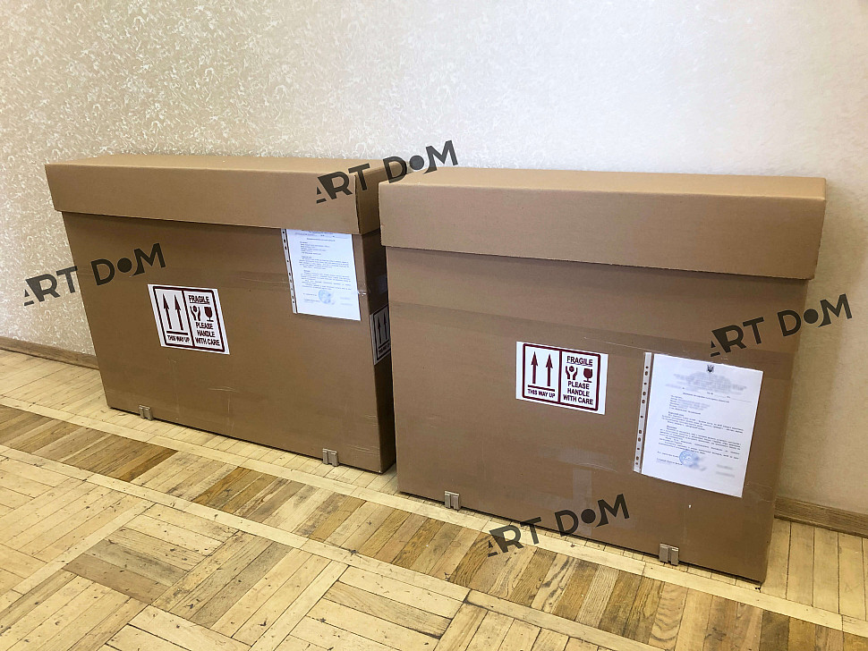 boxes for shipping paintings abroad
