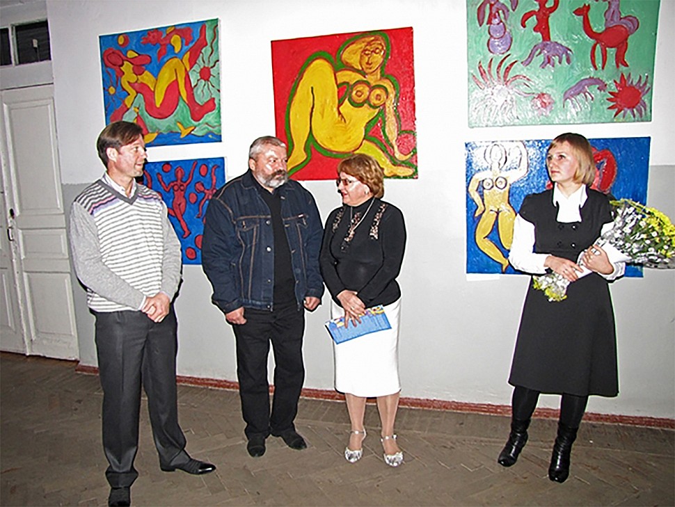 viewers exhibition of paintings artist boyko petr
