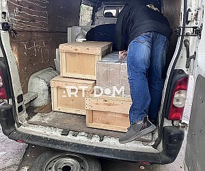 погрузка картин для доставки