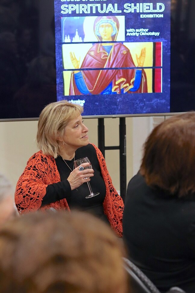 відвідувачі виставки духовний щит у Вашингтоні