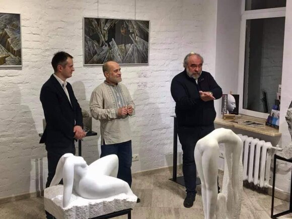 фото с выставки скульптора Владимирова Алексея