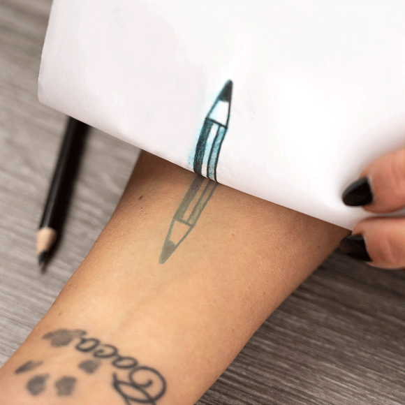 Набор художественных материалов TATTOO SKETCHING 14шт металлическая коробка Cretacolor Набор художественных материалов TATTOO SKETCHING 14шт металлическая коробка Cretacolor