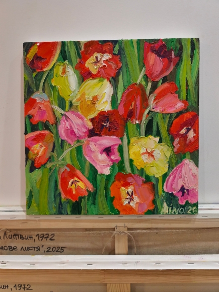 Painting Tulips, artist Nina Lytvyn