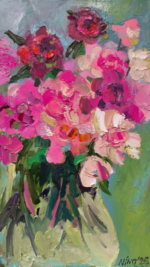 Painting Peonies, artist Nina Lytvyn