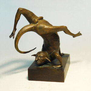 Sculpture Catching the tail, author Dmytro Shevchuk Sculpture Catching the tail, author Dmytro Shevchuk