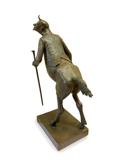 Sculpture Aristocrat, author Dmitry Shevchuk