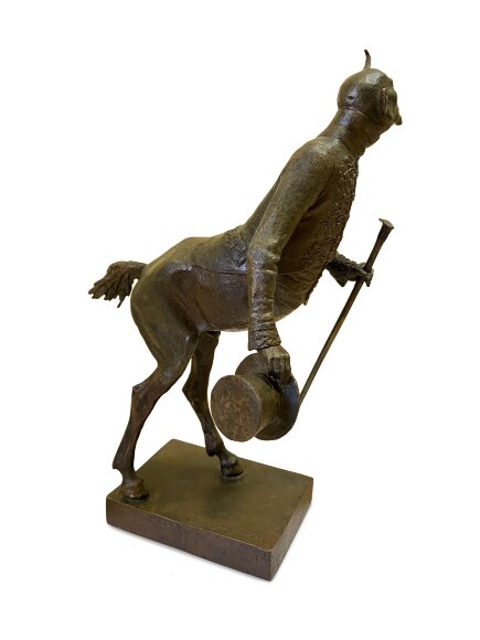 Sculpture Aristocrat, author Dmitry Shevchuk