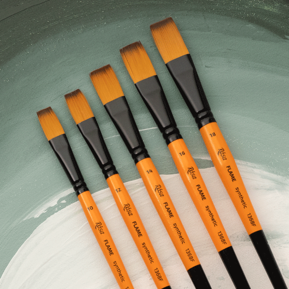 Кисть синтетика плоская FLAME 1368F короткая ручка ROSA