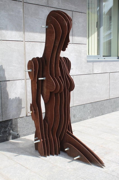 Sculpture Girl entering the water, author Alexander Lidagovsky - sold