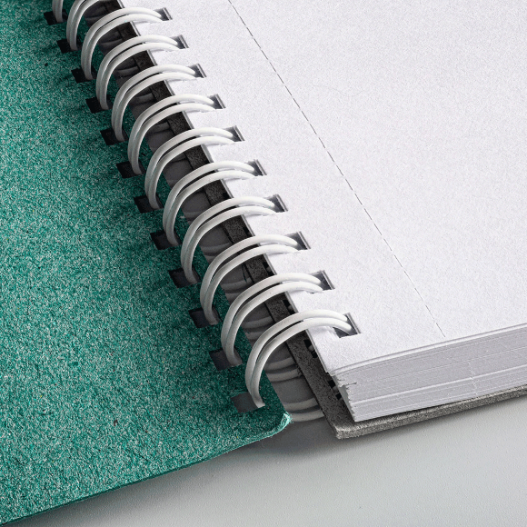 Альбом для эскизов на спирали AUTHENTIC 90г/м2 70л белый цвет SM-LT Art Альбом для эскизов на спирали AUTHENTIC 90г/м2 70л белый цвет SM-LT Art