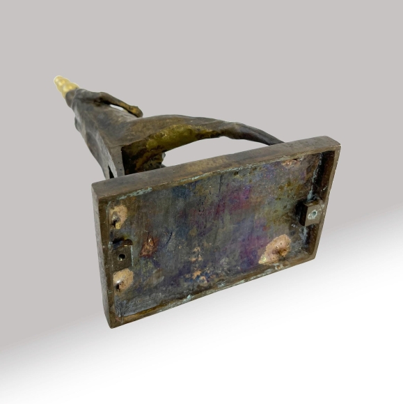 Sculpture Finding balance H-26, author Dmitry Shevchuk