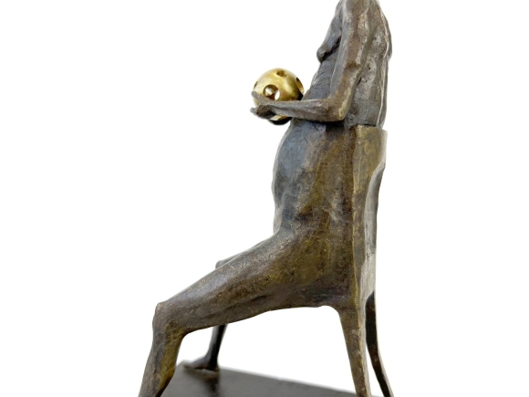 Sculpture Finding balance H-26, author Dmitry Shevchuk