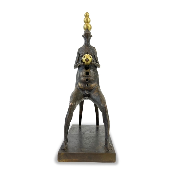 Sculpture Finding balance H-26, author Dmitry Shevchuk