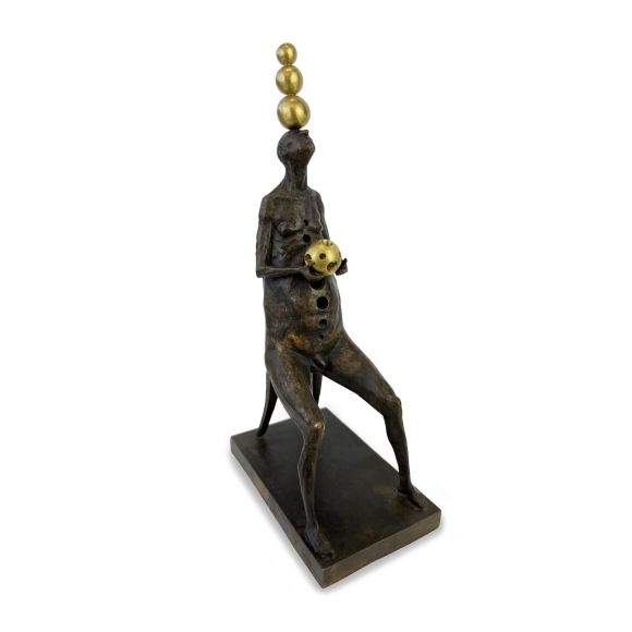 Sculpture Finding balance H-26, author Dmitry Shevchuk
