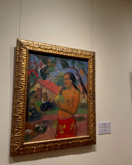 Картина Гоген Поль - Жінка тримає плід Картина Гоген Поль - Жінка тримає плід