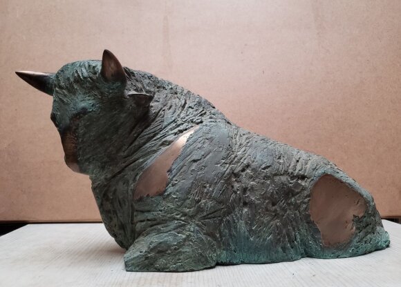 Sculpture Golden Taurus, author Vladimirov Alexey Sculpture Golden Taurus, author Vladimirov Alexey