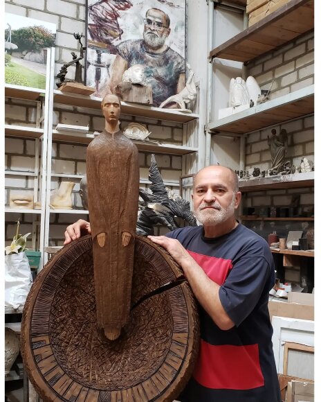 Sculpture Golden Taurus, author Vladimirov Alexey Sculpture Golden Taurus, author Vladimirov Alexey