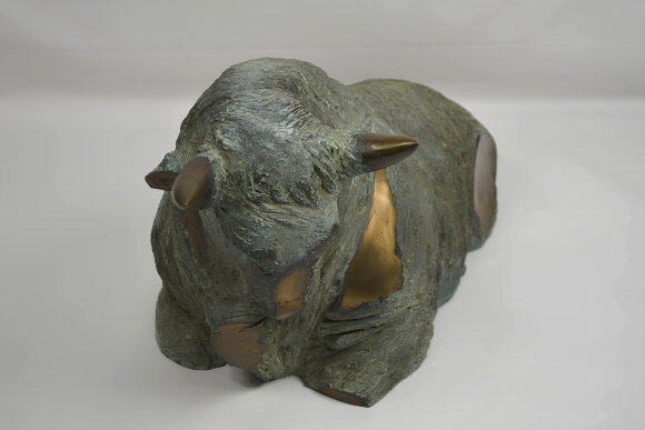 Sculpture Golden Taurus, author Vladimirov Alexey Sculpture Golden Taurus, author Vladimirov Alexey