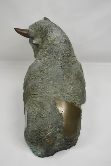 Sculpture Golden Taurus, author Vladimirov Alexey Sculpture Golden Taurus, author Vladimirov Alexey