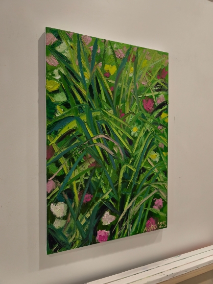 Painting Grass, artist Nina Lytvyn