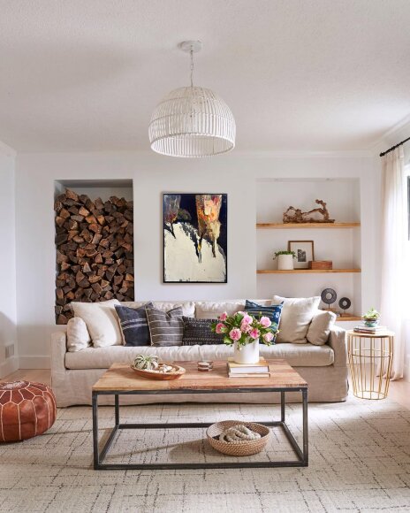 Картина Фиалка. Дом Ивана Крамского, художник Чижов Андрей Картина Фиалка. Дом Ивана Крамского, художник Чижов Андрей